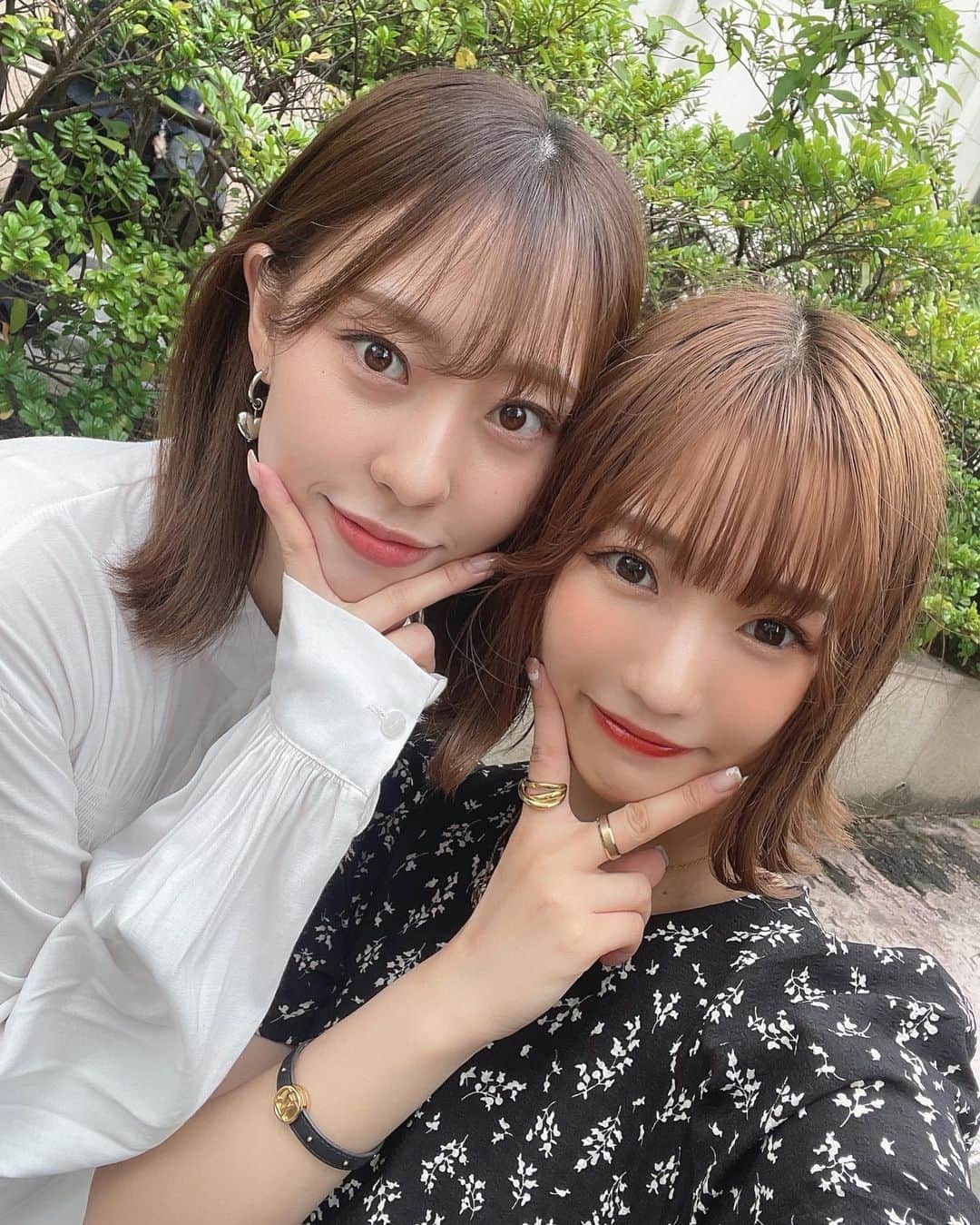 小林智絵のインスタグラム：「. . . . . . 10/11の生誕は、愛しの藤江が ゲストで出てくれます🥹❤️ . . 本当に嬉しい🥲♡、、 . . . みんなに楽しんでもらえる事 色々考えているので是非遊びに来てね🌹♡ . . . . . #ボブ #ボブアレンジ #ボブヘアアレンジ #外ハネ #外ハネボブ #イエベ秋 #イエベ秋メイク #イエベ #イエベメイク #黒コーデ #年齢逆行アイドル」