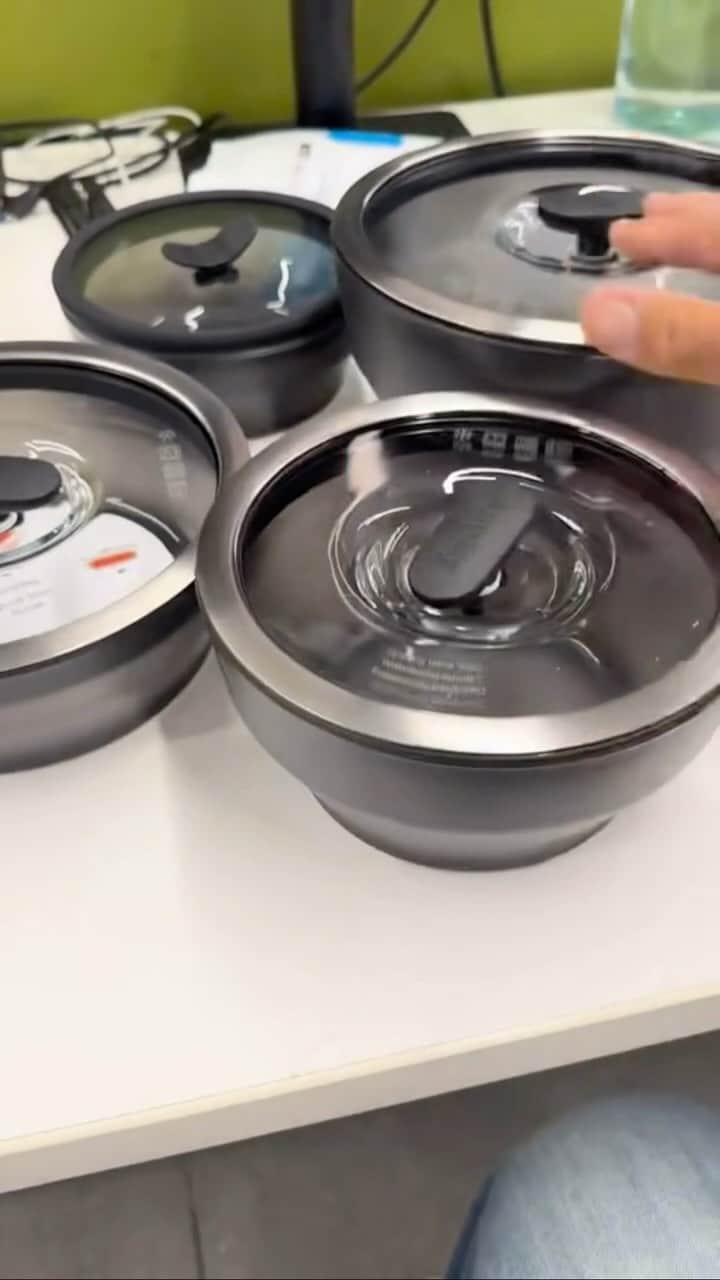 のインスタグラム：「Unboxing the @cookanyday io collection…the new set we’ve been working on with the team is coming out this week 🙏🏼 I think it’s the coolest thing that’s happened to Anyday  sign up in my link in bio for first access」