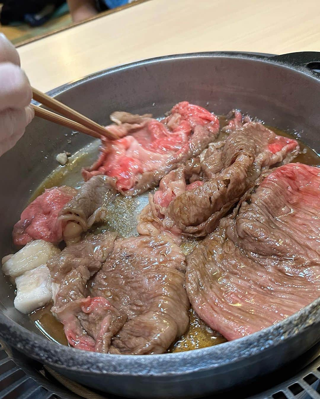 ギャル曽根さんのインスタグラム写真 - (ギャル曽根Instagram)「すき焼きは最高です。 #贅沢しました。」10月9日 12時24分 - galsone_1204