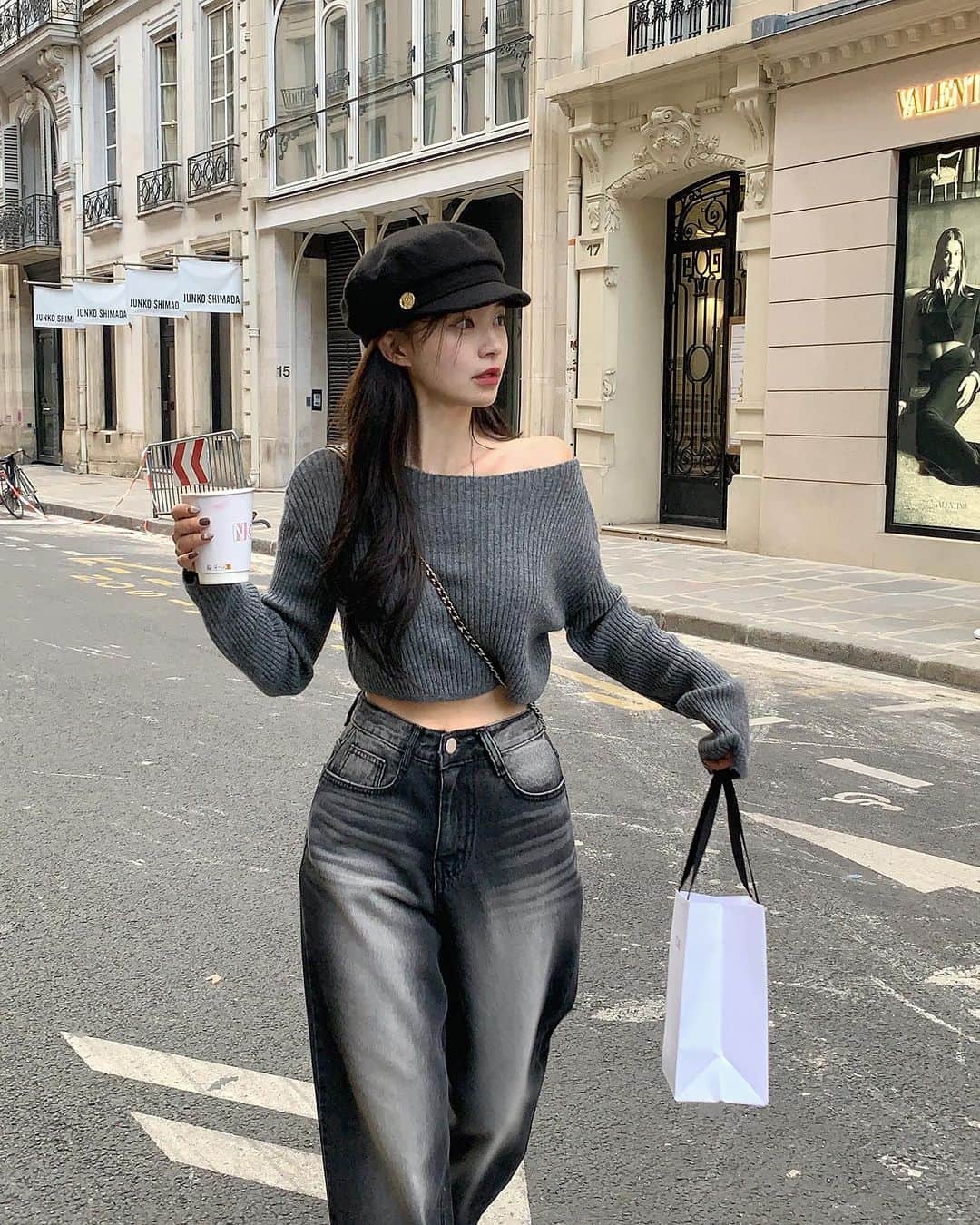 ノ・ジョンファさんのインスタグラム写真 - (ノ・ジョンファInstagram)「🖤 제작 와이드팬츠 넘예뿌니까 피드박제 🫶🏻」10月9日 12時27分 - ro.junghwa