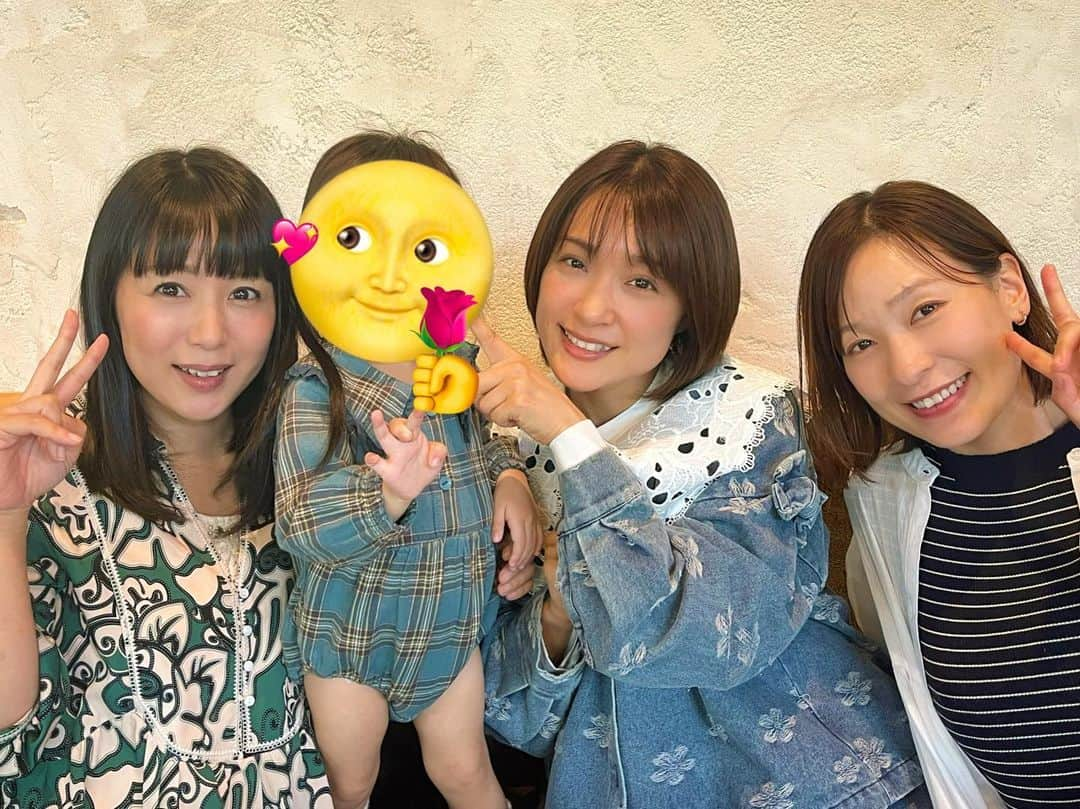 七海ななのインスタグラム：「ゆったりランチを楽しみたいときオススメだなぁって思いました〜🌸今度はテラス席も利用してみたいなぁ🥰  みひなな食堂まで、あと6日だよ❤️ https://studio.pigoo.jp/schedules/view/872 #みひろ #かすみ果穂 #七海なな #子連れランチ」