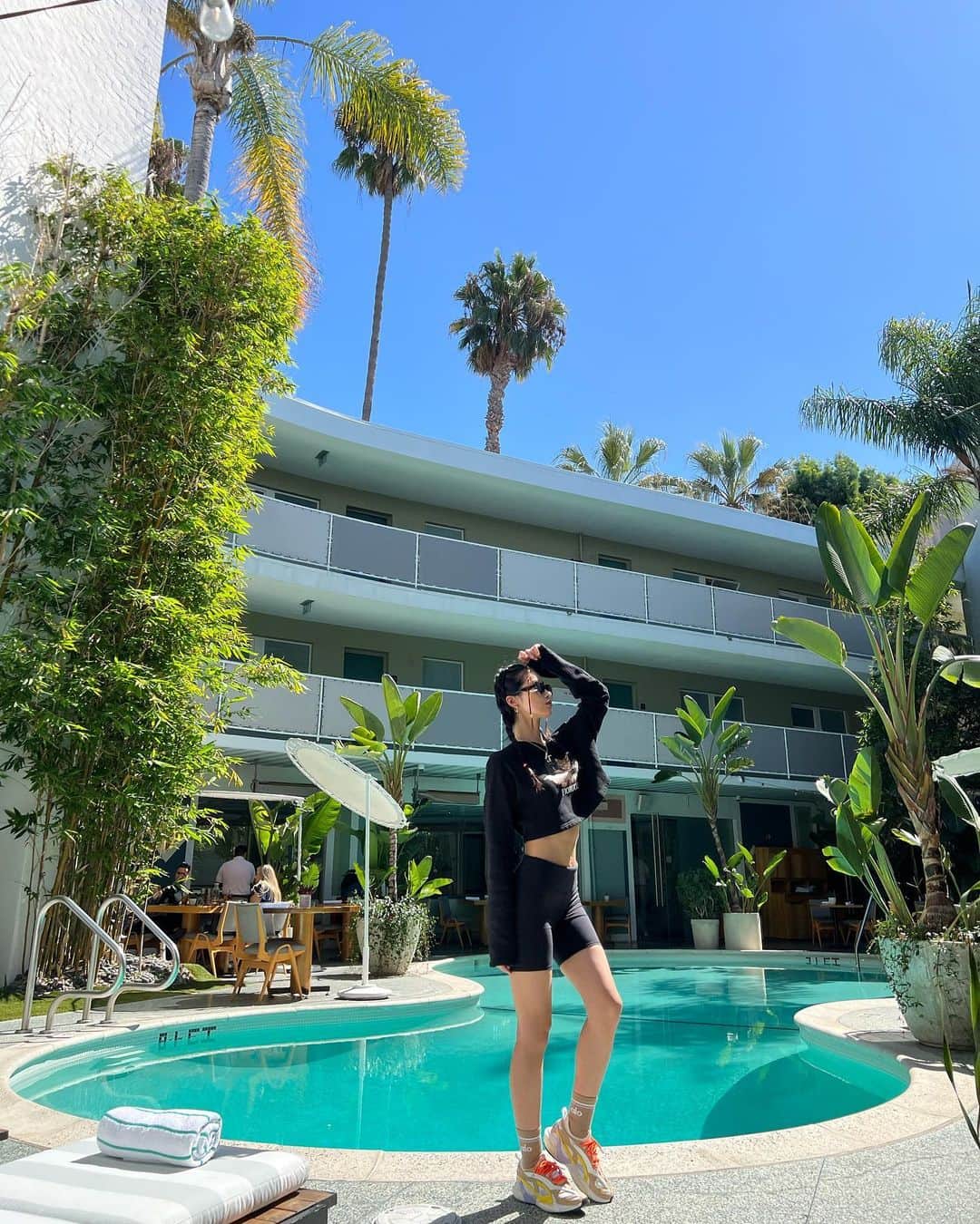 葉月蓮さんのインスタグラム写真 - (葉月蓮Instagram)「🎀🎀🎀 #avalonhotel #beverlyhills」10月9日 12時44分 - hazuki_ren_