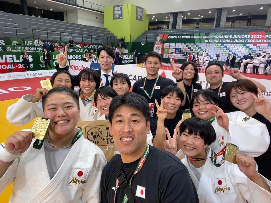 全日本柔道連盟(AJJF)さんのインスタグラム写真 - (全日本柔道連盟(AJJF)Instagram)「【2023世界ジュニア選手権大会】 たくさんの応援ありがとうございました✨🇯🇵🥇 #judoworlds  #juniors  #odivelas  #portugal  #judo」10月9日 12時45分 - ajjf_official
