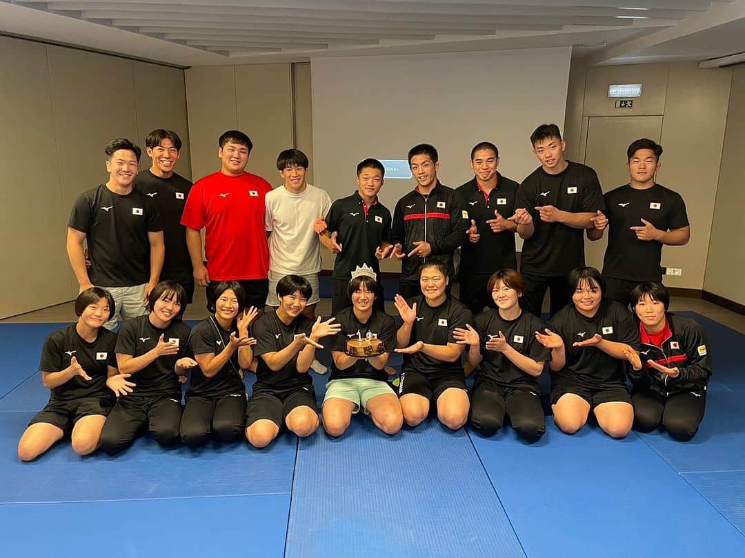 全日本柔道連盟(AJJF)さんのインスタグラム写真 - (全日本柔道連盟(AJJF)Instagram)「【2023世界ジュニア選手権大会】 たくさんの応援ありがとうございました✨🇯🇵🥇 #judoworlds  #juniors  #odivelas  #portugal  #judo」10月9日 12時45分 - ajjf_official