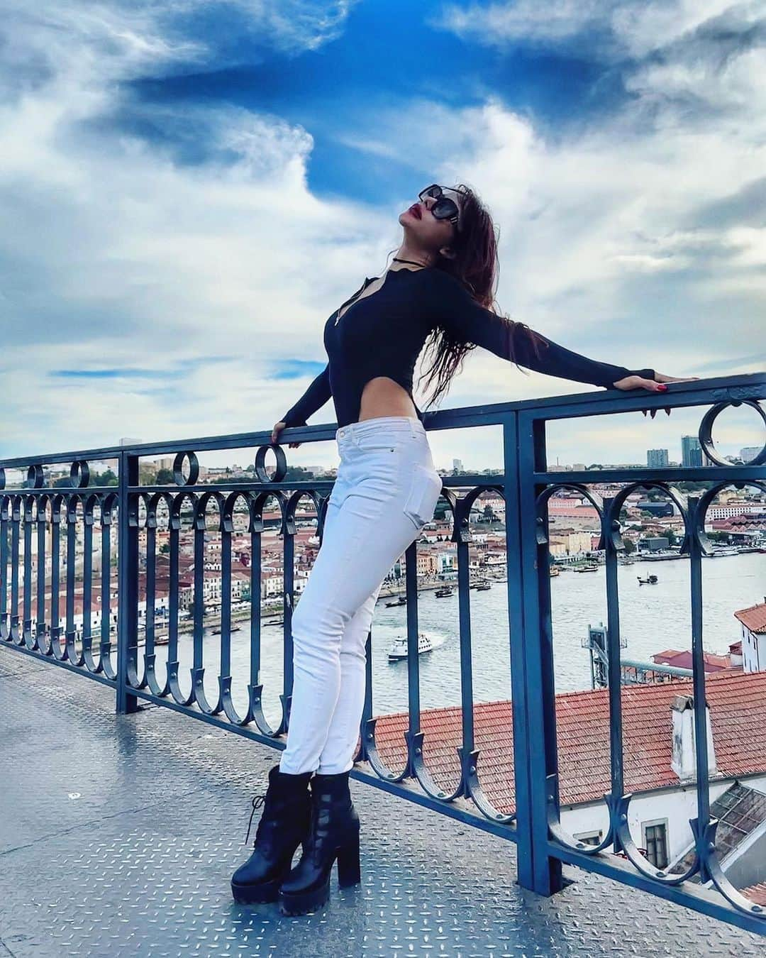 April Imanさんのインスタグラム写真 - (April ImanInstagram)「it’s nice outside now in case u didn’t get the memo 😎  . . . . #apriliman #summertime #summervibes #summerstyle #summeroutfit #ootdfashion #fashionblogger #modellife #modeling #feminine #womanstyle #singaporean #singaporegirl #worldtraveler #globetrotter #europeansummer #europetravel #portugaltravel #seaside #lisbonlovers #europetour #portugaltravel #travelfashion #seasideview」10月9日 12時55分 - april_iman