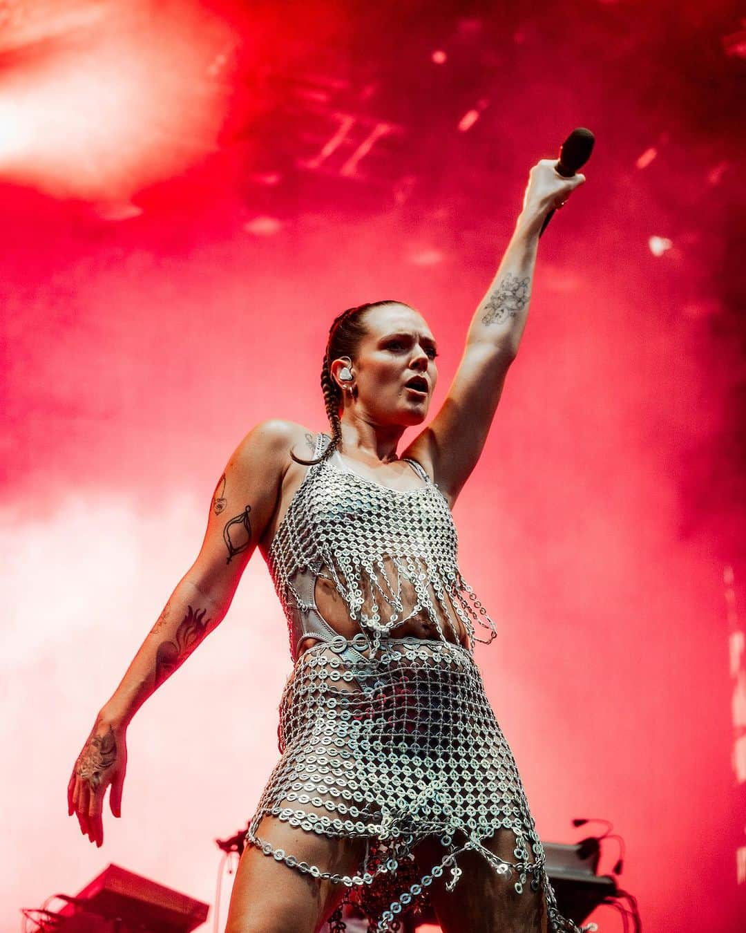 トーヴ・ローのインスタグラム：「@aclfestival ❤️ photos by  @charles.reagan @helloisandrewphoto @ismaelquintanillaiii」