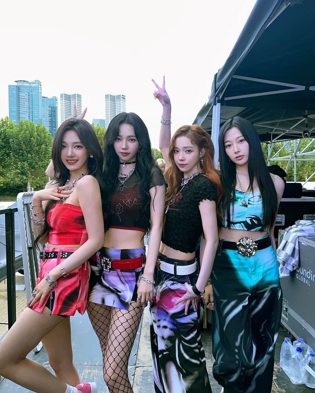 aespaさんのインスタグラム写真 - (aespaInstagram)「💫PEACHES ONE UNIVERSE FESTIVAL💫  #aespa #æspa #에스파 #PEACHES #피치스 #ONEUNIVERSEFESTIVAL #원유니버스페스티벌」10月9日 13時41分 - aespa_official