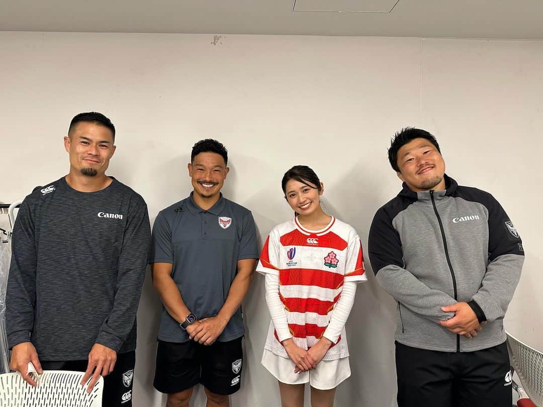 浅野杏奈のインスタグラム：「パブリックビューイングでご一緒した  横浜キヤノンイーグルス 川村慎選手・田村優選手・天野寿紀選手  12月からリーグワン始まります🦅🔥  #ラグビー」