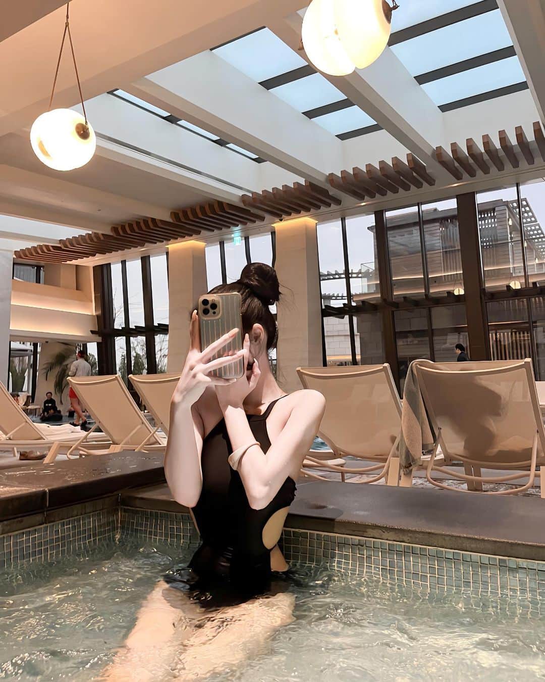探偵ちゃんのインスタグラム：「🏊」