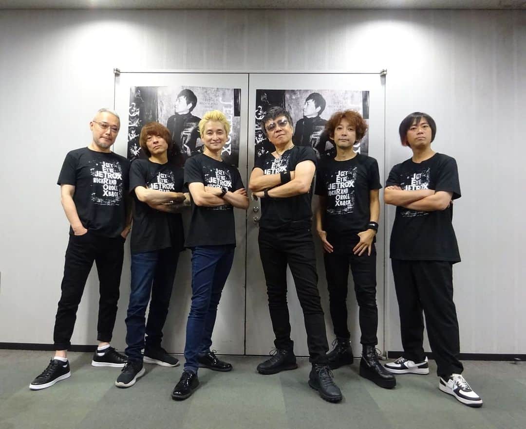 世良公則のインスタグラム：「・・・・・・  WE ARE JETROX   國分建臣  小島タケヒロ 松本タカヒロ 神本宗幸 世良公則  昨夜は最高のライブ  ありがとうございました  GET THE R&R BACK   突然のNAOTOの乱入  狂喜乱舞のステージ  JETROX+ONE   楽しすぎた  ・・・・・・  #世良公則 #masanorisera #japaneseartist #jetrox #japaneseculture #rocknrollmarathon」