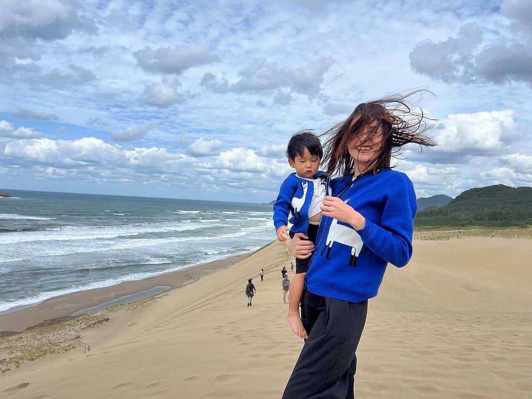高橋麻美さんのインスタグラム写真 - (高橋麻美Instagram)「． ． 風つよ🌪️  #鳥取砂丘#鳥取#砂漠」10月9日 14時04分 - charmy421