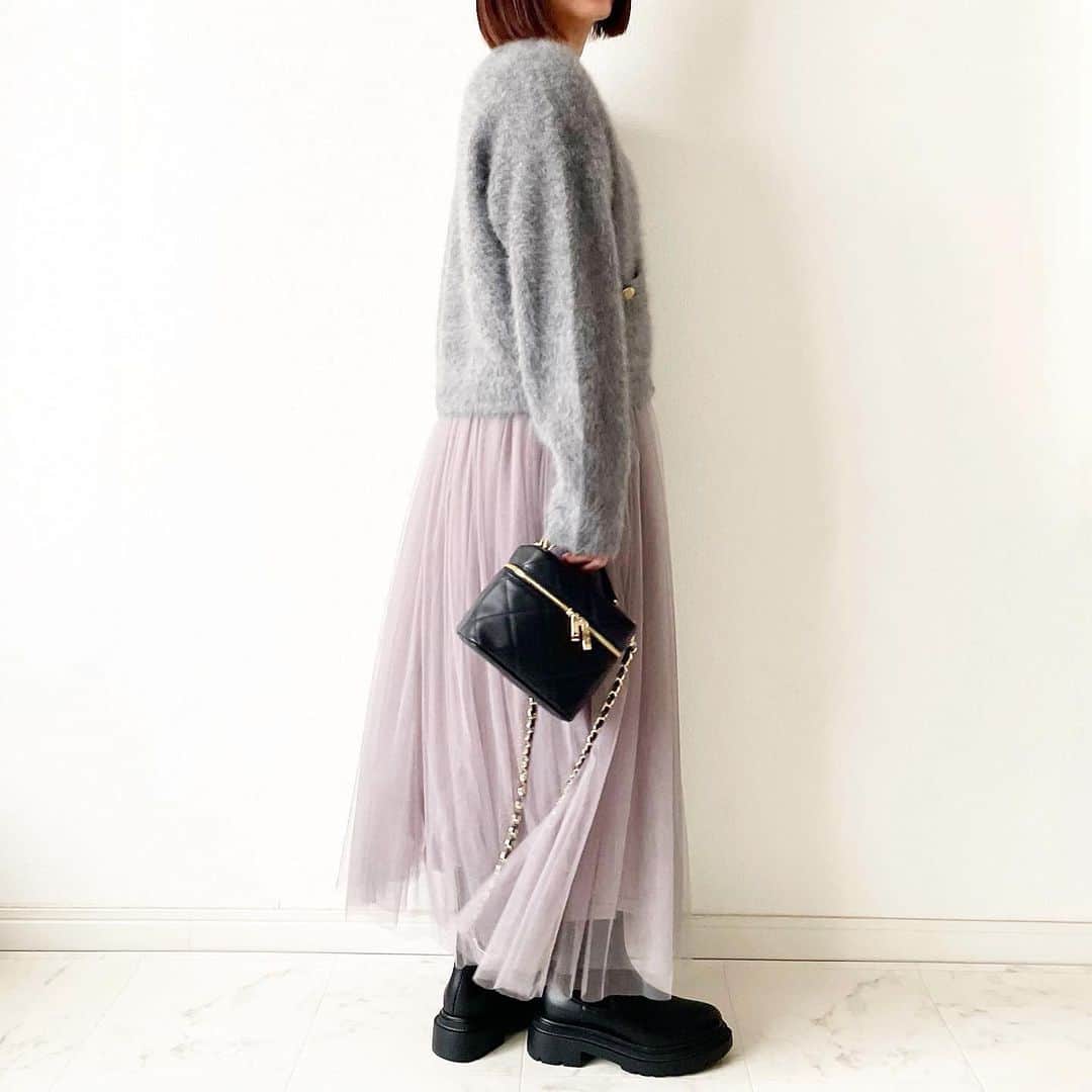 tomomiyu0920さんのインスタグラム写真 - (tomomiyu0920Instagram)「今が旬✨チュールスカート着回し3コーデ❣️  ふんわりした質感とシアー感が今年らしいチュールスカート。  お腹を締め付けない柔らかいゴムで楽な着心地です。  同色のペチコートがついています。  歩くとふんわり風になびいて華やかですよ☺️  私が着ているのは @nostalgia_jp  @nostalgia_zozotown   ZOZO限定2wayボリュームチュールスカート  身長157cmでグレイッシュベージュを着用。 色違いでブラックもありますよ。  ZOZOで1,000円OFFクーポンあり！  ストーリーにリンク貼ったので、気になる方はぜひチェックしてみてくださいね😊✨  【PR】  #nostalgiajp #ノスタルジア #noszozo #チュールスカート #着回しコーデ #40代コーデ #骨格ウェーブ #tomomiyuコーデ」10月9日 14時24分 - tomomiyu0920