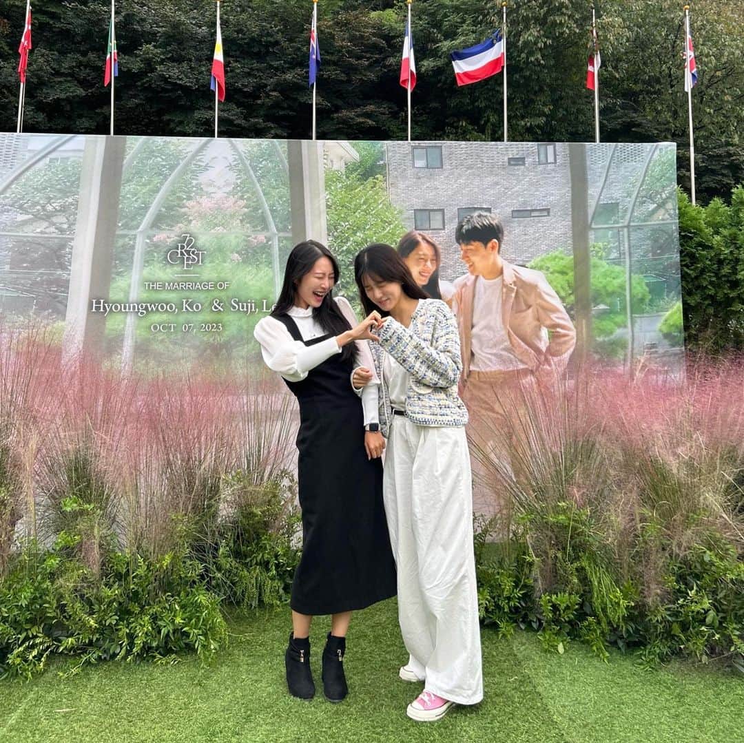 ヤン・ジウォンさんのインスタグラム写真 - (ヤン・ジウォンInstagram)「2023.10.07 사랑하는 수지 형우야🤍 너희의 사랑으로 인해 둘의 영화에 등장인물인 나도 행복하구나: ) 두사람의 하나됨이 주변 사람들에게도 큰 감동과 감격으로 계획하신 그분의 위대함을 다시 한번 느낀다! 두사람의 약속을 진심으로 축하하고 기쁠때나 슬플때나 나도 너희와 함께 할게🫶🏻 사랑해🤍🤍🤍」10月9日 14時52分 - wldnjs62