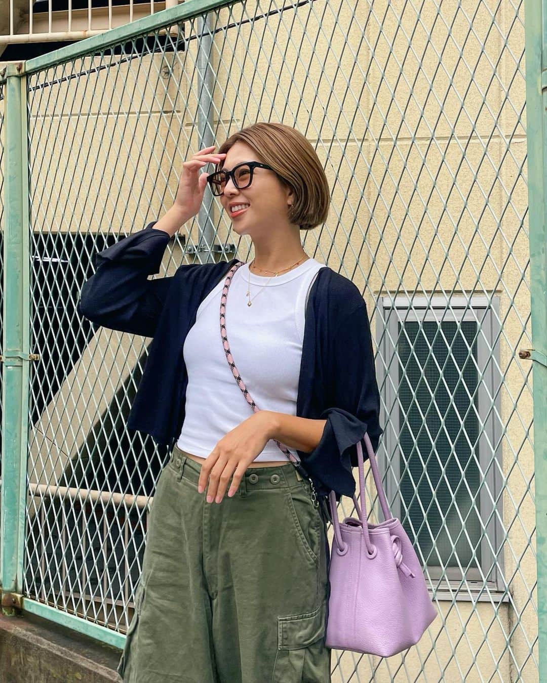 のインスタグラム：「久しぶりに渋谷ぷらーっとした日🌼  @sbeautyclinic でほくろ除去してもらってからの経過をゆみ先生に診てもらいました🤗  ぷくっとなってたので再発かと思ったらコラーゲンが増えて治ってきてる証拠みたいで安心した😮‍💨✨  せっかくなのでアクセントウルトラVも受けてきました🩵  アクセントウルトラVはお肌のハリやたるみ、しわの改善などに良い施術でプラス超音波してもらったので脂肪減少効果もあるんだって🔥  最近全然顔のケアしてなかったからやっぱりたまにはケアしないとダメだなぁと改めて思ったよ🥹💭  36歳しっかりケア頑張らなければ🫢  #エスビューティークリニック #医療痩身 #アンチエイジング  #レーザートーニング」