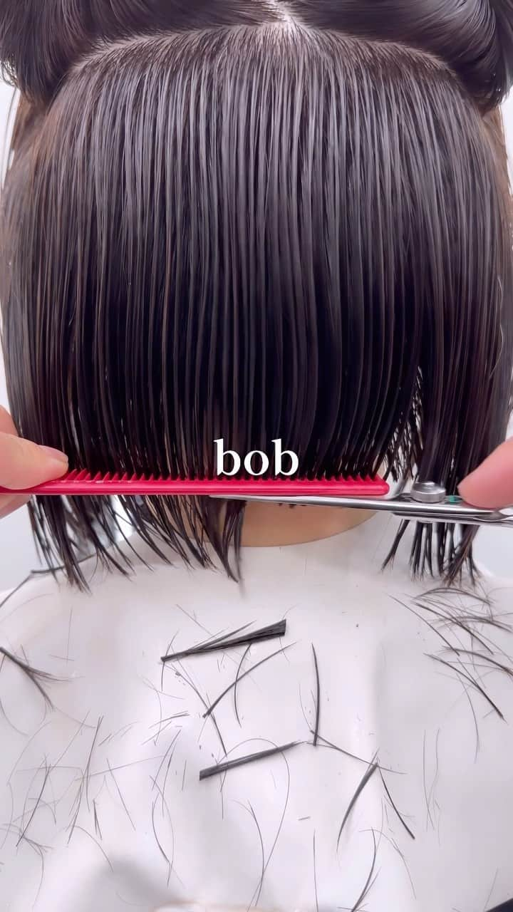 Seiichiro Kawakamiのインスタグラム：「Bob🫶 . ➖➖➖➖➖➖➖➖➖➖➖➖➖➖ . 《《　ご予約　》》 【平日】10時～20時 〜【Price】〜 カット_6800円 カラー_8800円 カット＋カラー_12000円 カット＋ダブルカラー_21000円 カット＋3Dハイライト_21000円 カット＋パーマ_13000円 カット＋縮毛矯正_21000円 髪質改善トリートメント_8800円 . ➖➖➖➖➖➖➖➖➖➖➖➖➖➖ . #cut #bob #カット動画 #切 #銀座美容室」