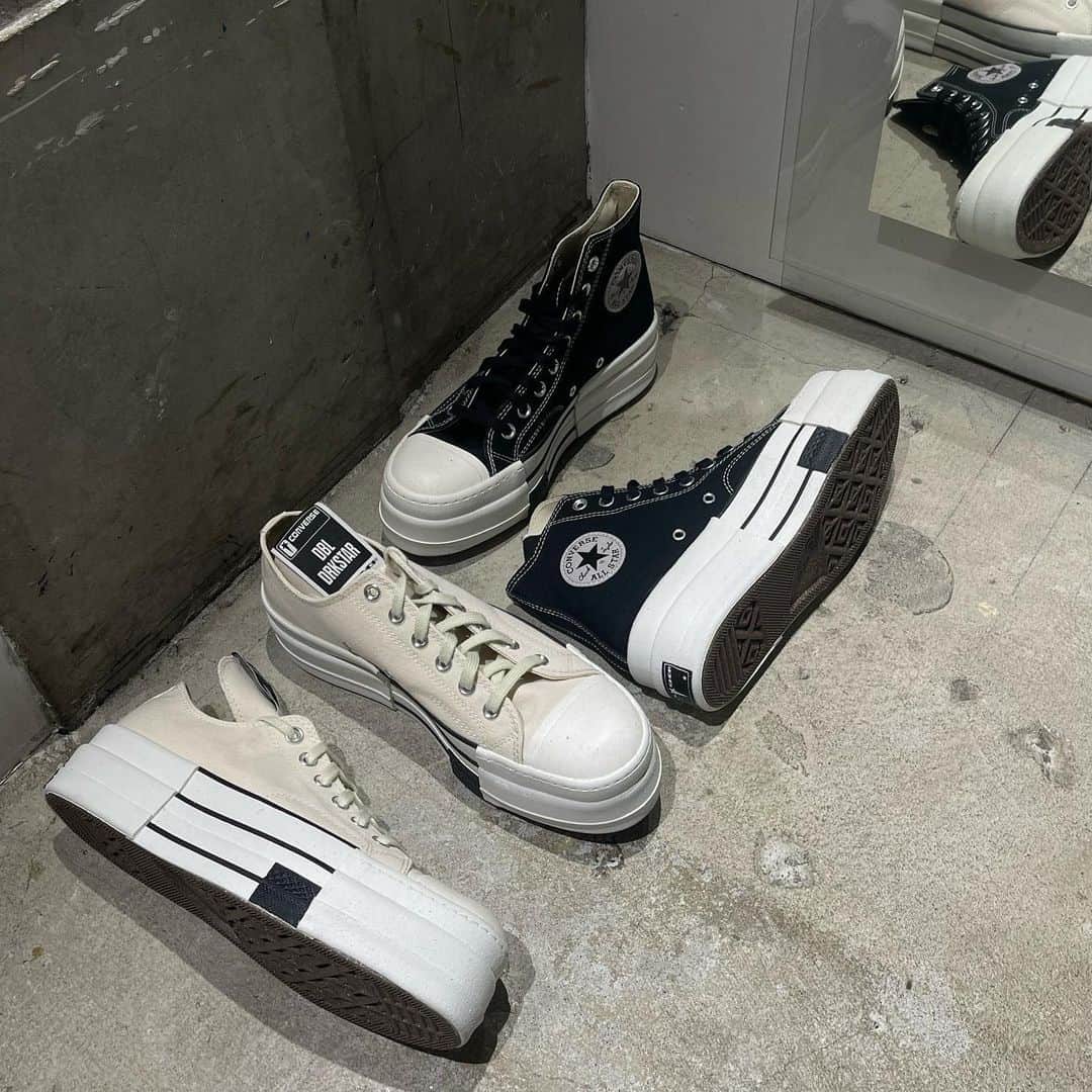 のインスタグラム：「. 《drkshdw×converse》  size  low 27.5cm high 26.5cm ⁡ －－－－－－－－－－ー－－－－－－－－－－－－－－  商品の詳細につきましてはDM、又はお電話にてお問い合わせ下さい。 ⁡ DMやお電話からの郵送販売も可能です。 ⁡ ショッピングローンなど各種お支払い方法もご用意しておりますのでご相談下さい。 ⁡ International shipping is available. Please contact us though DM. ⁡ ⁡ 〈RINKAN SHIBUYA〉 TEL：03-5458-3050 LINE ID：@283swjhf」