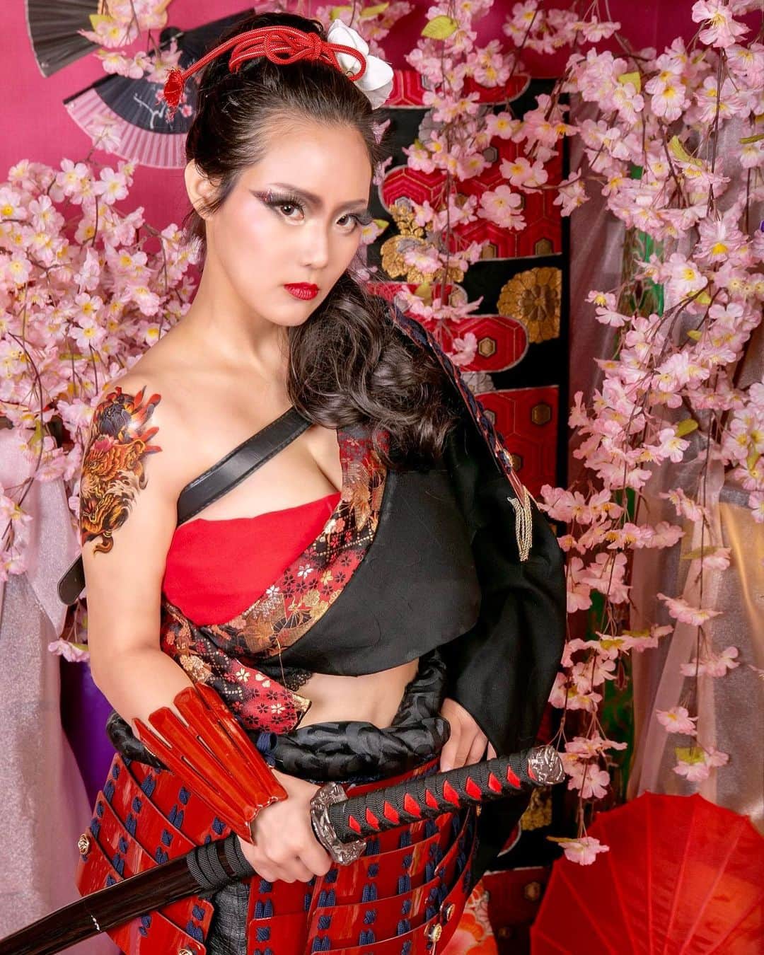 のインスタグラム：「I'm strong confident worrioress✊  女武者！タトゥーはシールだけど、気に入ったので何種類か買っちゃいました☆٩(｡•ω<｡)و」