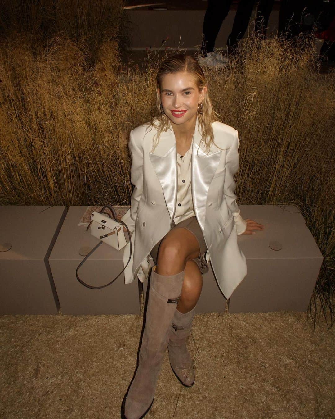 Xenia Adontsさんのインスタグラム写真 - (Xenia AdontsInstagram)「Merci pour tout @hermes 🧡🧡🧡 loved the show, loved the collection, loved the vibe. everything. merci.」10月10日 2時52分 - xeniaadonts