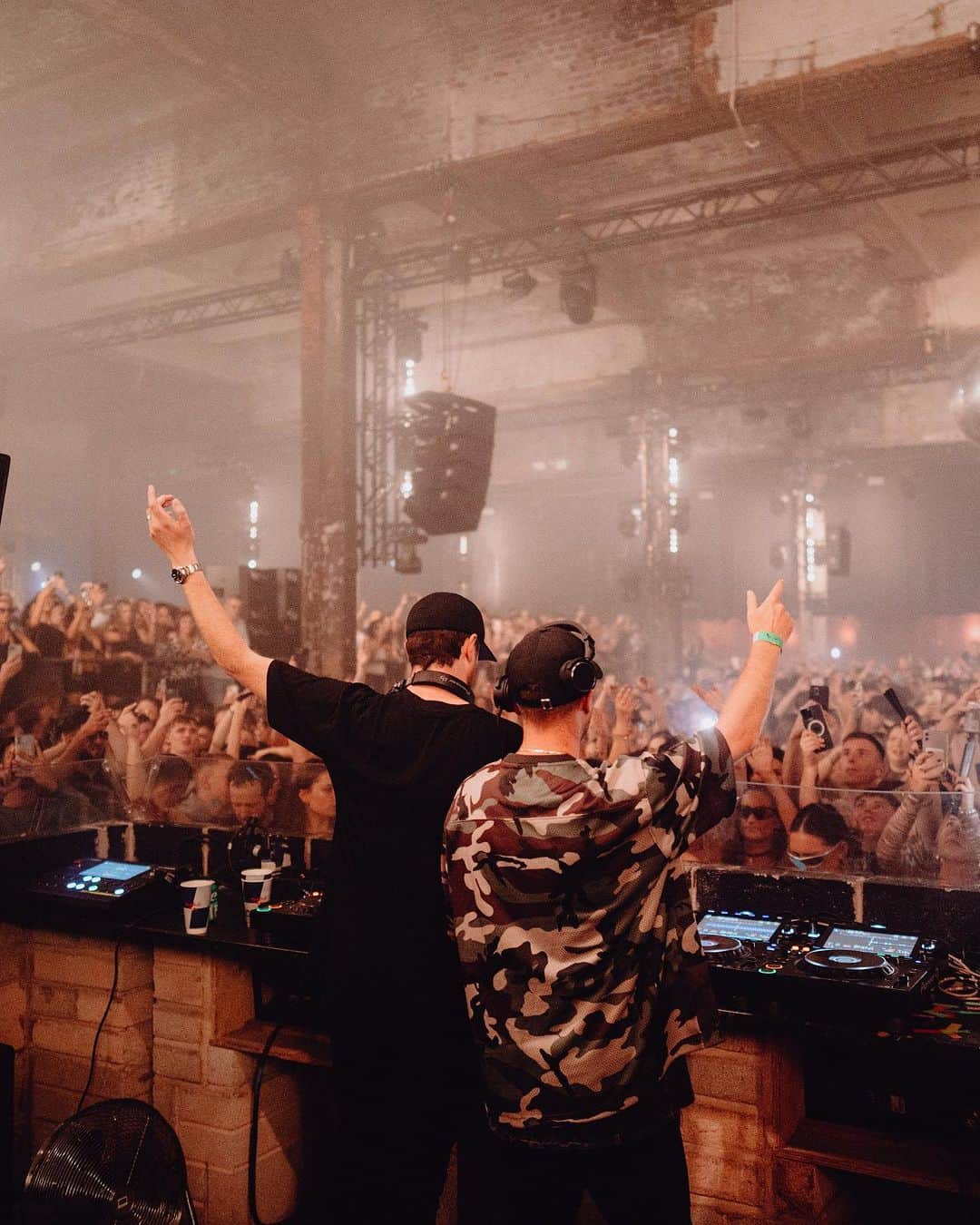 Gorgon Cityさんのインスタグラム写真 - (Gorgon CityInstagram)「So good to be back in the UK this weekend for two incredible sold out sets in Manchester and Bristol. Massive thanks to everyone that came to party with us @whp_mcr and @propyardbristol, it was fire 🔥   Final tickets for @drumsheds this Saturday are in our link in bio ⬆️ We can't wait for this one!」10月10日 1時22分 - gorgoncity
