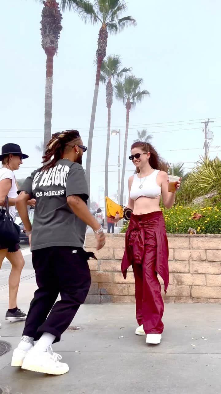 ディトーのインスタグラム：「us bcuz life feels like one big endless date 🥲🔥🏆🤝」
