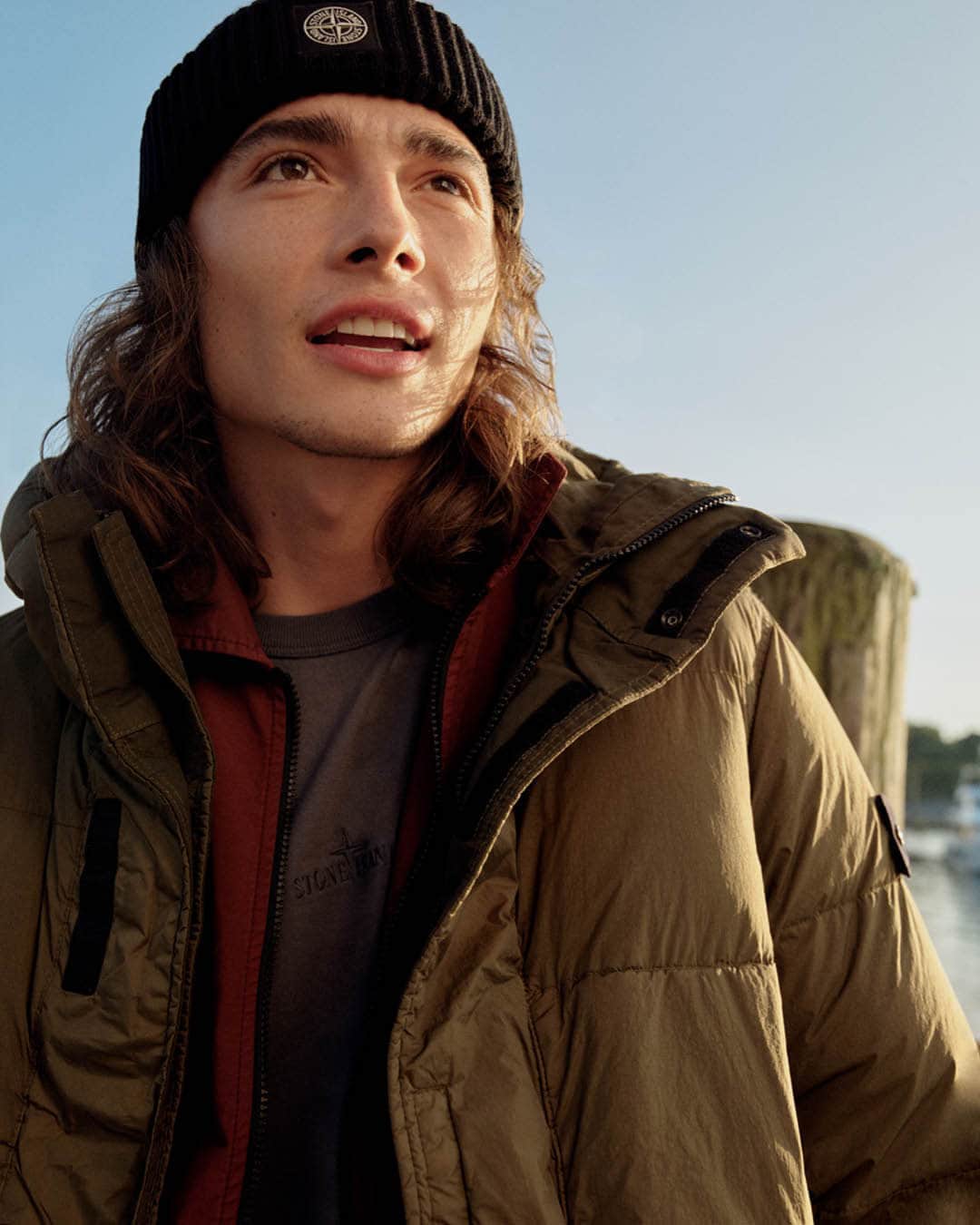 MR PORTERのインスタグラム：「They’ve sailed to distant shores, pursued passions new and old, perfected their crafts and discovered themselves along the way. We spoke to four men, wearing the latest from @stoneisland_official, who explain why, no matter where life took them, have all returned to the place they feel most at home: the ocean. Read the full story on The Journal through the link in bio.  Words by: @jawnzlockett Photography by: @jonervin Styling by: @mac_huelster」