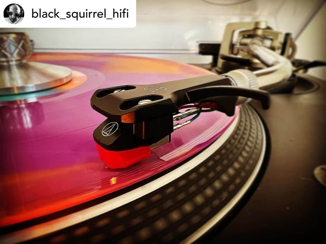 Audio-Technica USAのインスタグラム：「Let’s show some love to our collection of cartridges ♥️Whether you’re a vinyl pro or newbie, Audio-Technica has the perfect cartridge for your needs. Thanks for sharing @black_squirrel_hifi! Learn more at the link in our bio.⁠ .⁠ .⁠ .⁠  #AudioTechnica #Cartridge #Turntable #Vinyl #RecordPlayer #Audiophile⁠」