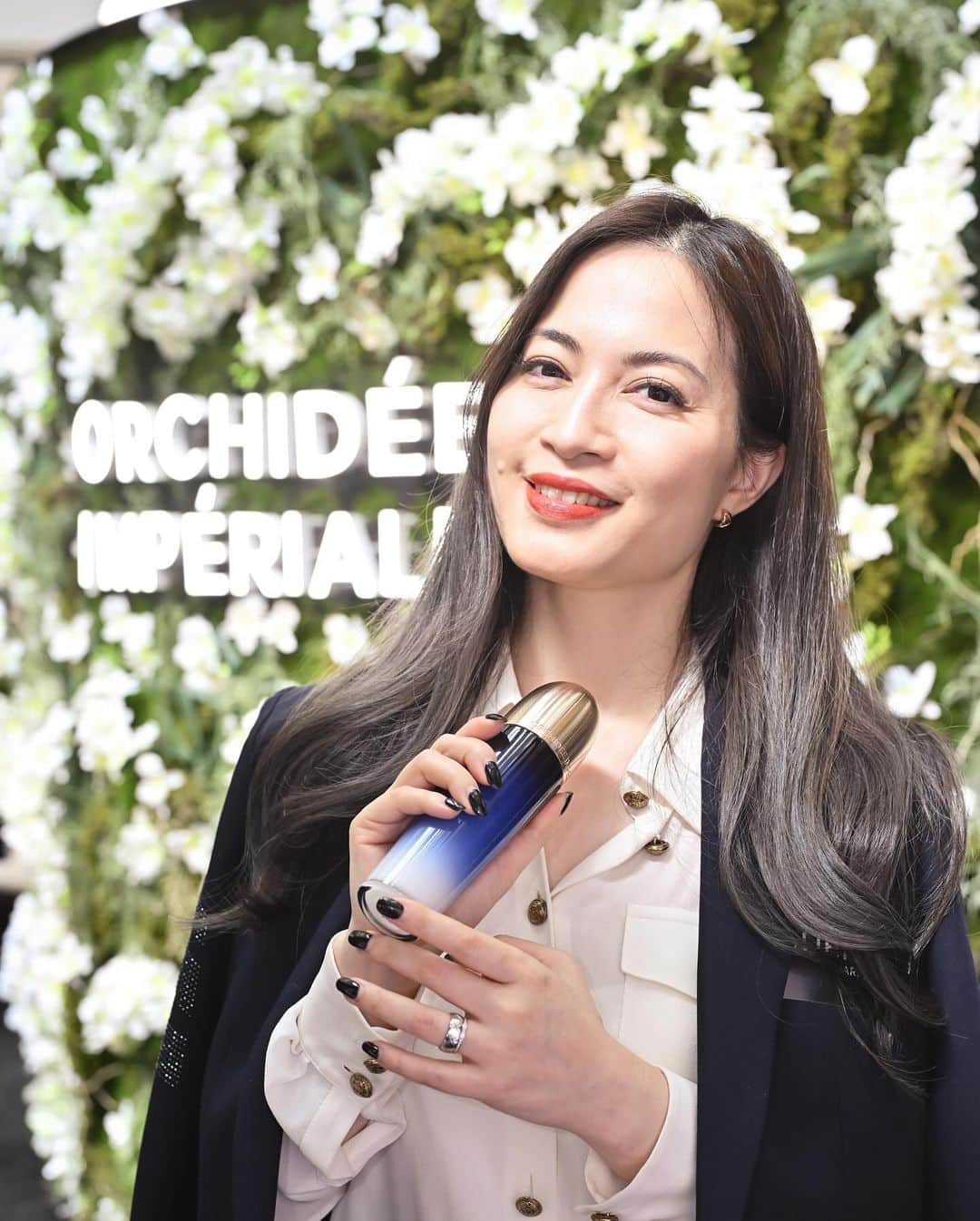 Ruby Kwanさんのインスタグラム写真 - (Ruby KwanInstagram)「Glad to be invited to @Guerlain Orchidée Imperiale Regeneration Pop-Up Store and unveil the secrets of a new duo of orchids. 🥰  It was amazing to experience the supreme high-regeneration power and exceptional age-defying performance of the NEW Rich Cream and Essence-Lotion Concentrate which offers skin age-defying efficacy and preservation of 12 fundamental signs of youth.   Apply them with the alliance of Orchidée Impériale skincare elevates the power of the science of longevity and makes skin appears restored, regenerated and protected for longer.   Join the Imperial Regeneration Journey now. 👉🏻 https://guerlainorchideeimperiale.com/  @Guerlain #Guerlain #Guerlainhk #GuerlainSkincare #OrchideeImperiale  @missnanaliu #rougeclosetbeauty #rubykwan」10月10日 2時02分 - rougecloset