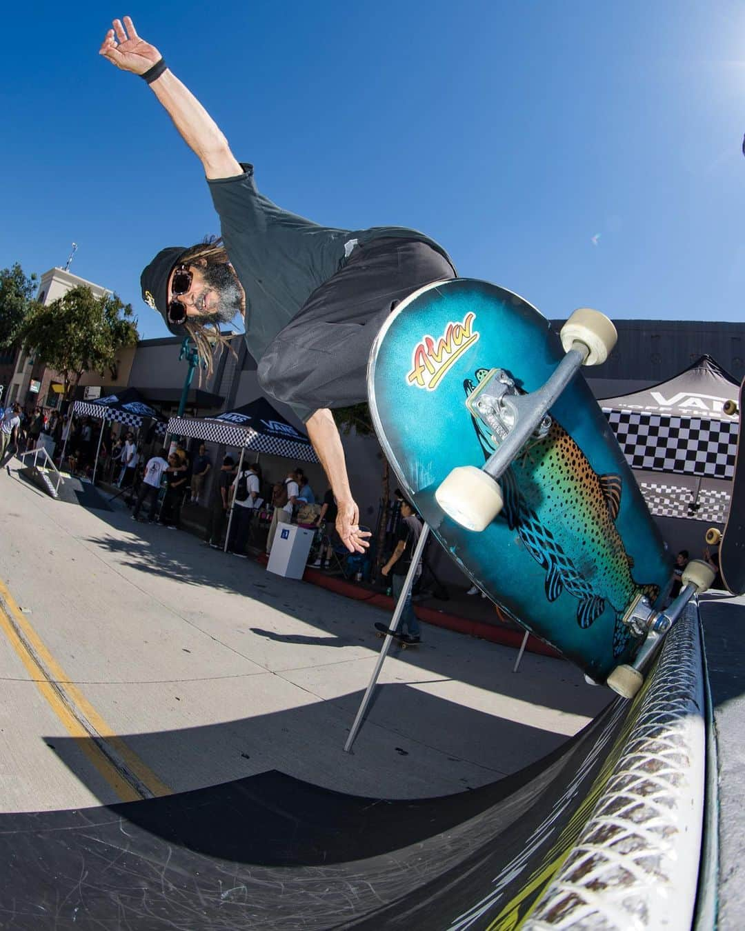 Vans Skateさんのインスタグラム写真 - (Vans SkateInstagram)「What a scorcher 🔥 of a Make Impact Tour stop last Saturday at Covina’s @pawnshopskateco. Thanks for rolling out, bringing your weirdest things to get signed by the team and hanging in the heat. You made this one of the best tours stops yet! Looking forward to seeing you next weekend down in San Diego at @rosestreetskateshop on 10/14.」10月10日 2時27分 - vansskate