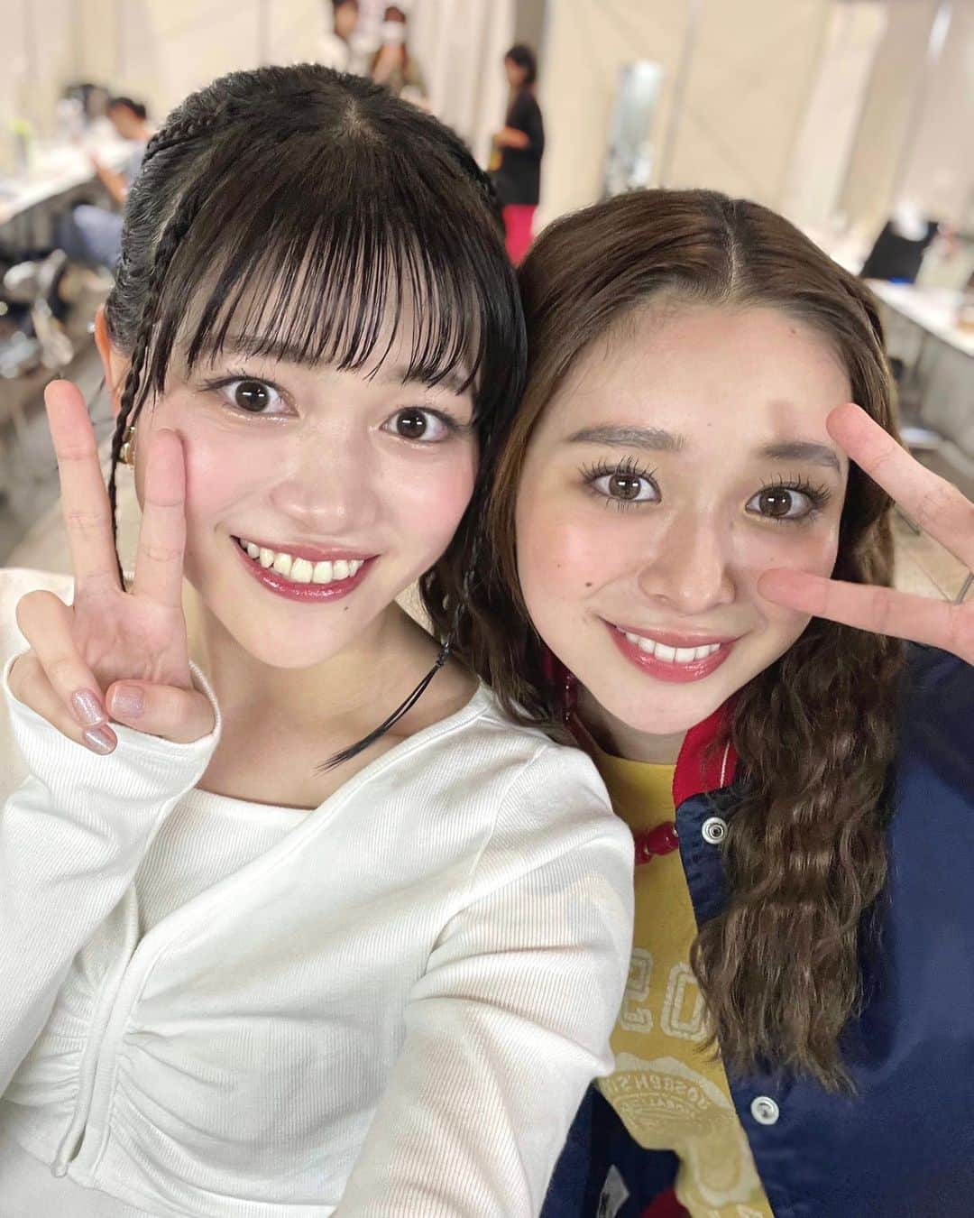 広瀬まのか︎さんのインスタグラム写真 - (広瀬まのか︎Instagram)「GirlsAwardのオフショットつめこみ🐇 ずーっとだいすきで憧れの梨々花さん、 初めて一緒に撮れた花ちゃん、 ごはん中にやってきた安定のるき、 うさ耳で遊ぶじゅったん、 パンダここあ、 安定のふじこ、 個性ばらばらな同期のプリです」10月9日 17時47分 - manoka_hirose