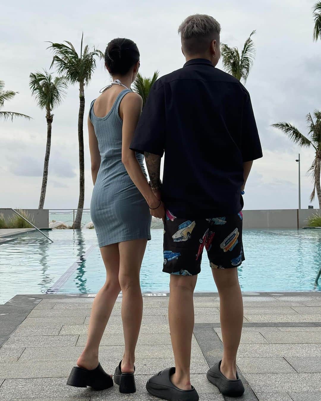 塩崎莉乃のインスタグラム：「. 今回だけは連投許してください🤝笑 . 当日からハプニングあったけど 無事にグアム到着しました🇬🇺 . ホテル着いてすぐタオルアートで可愛いことしてくれててほっこり。 ほんまにありがとう❤︎❤︎ . 少し現実から離れてきます。笑 . この日を楽しみにして生きてきた！！！ もう最高！！！笑 . りゅちゃんありがとう！！！！！ 愛してる❤ @n.ryusuke  . . . . . . . . . . . . . . . #グアム旅行 #海外旅行 #アメリカ #旅行 #triceps #couple #instadaily #instalike #mylove」
