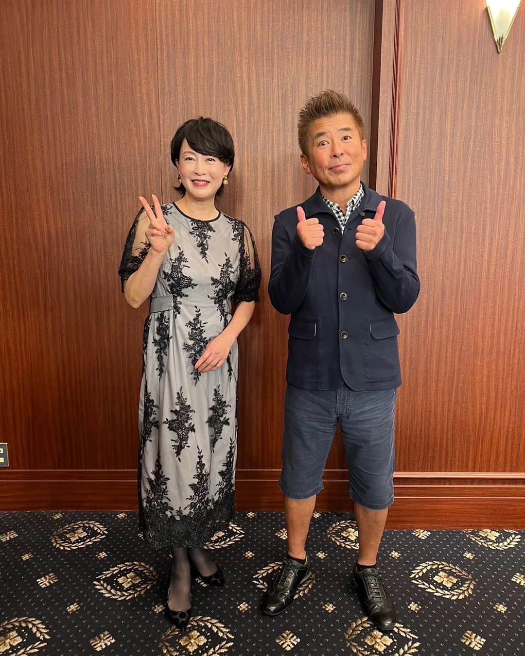 床嶋佳子のインスタグラム：「こんばんは！ 今日は寒かったですね～。  本日は勝俣さんとご一緒でした！ 楽しく、美味しいお仕事でした‼️😋🎶 またお知らせしますね‼️😉」