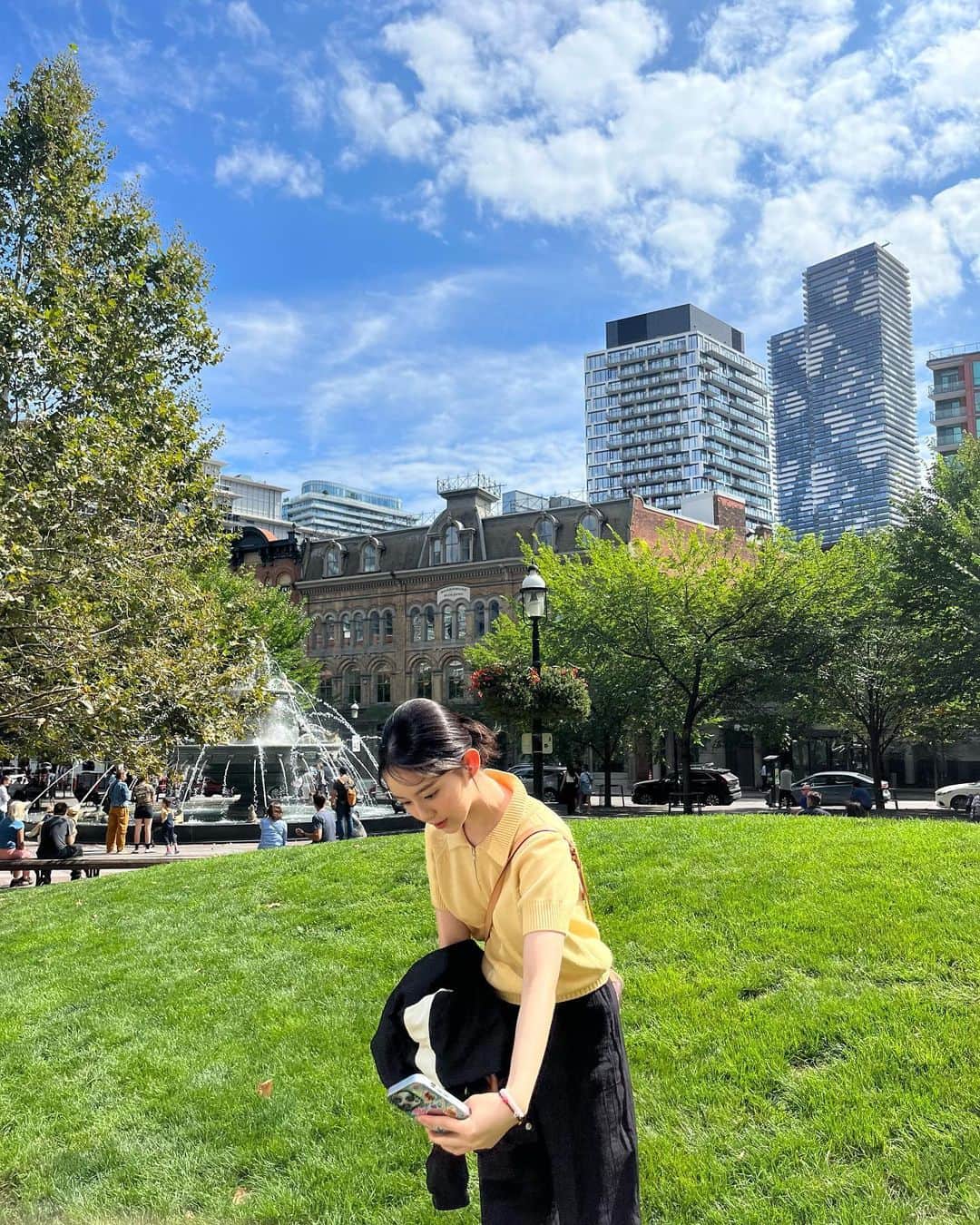 パク・ジフのインスタグラム：「💛🍁」