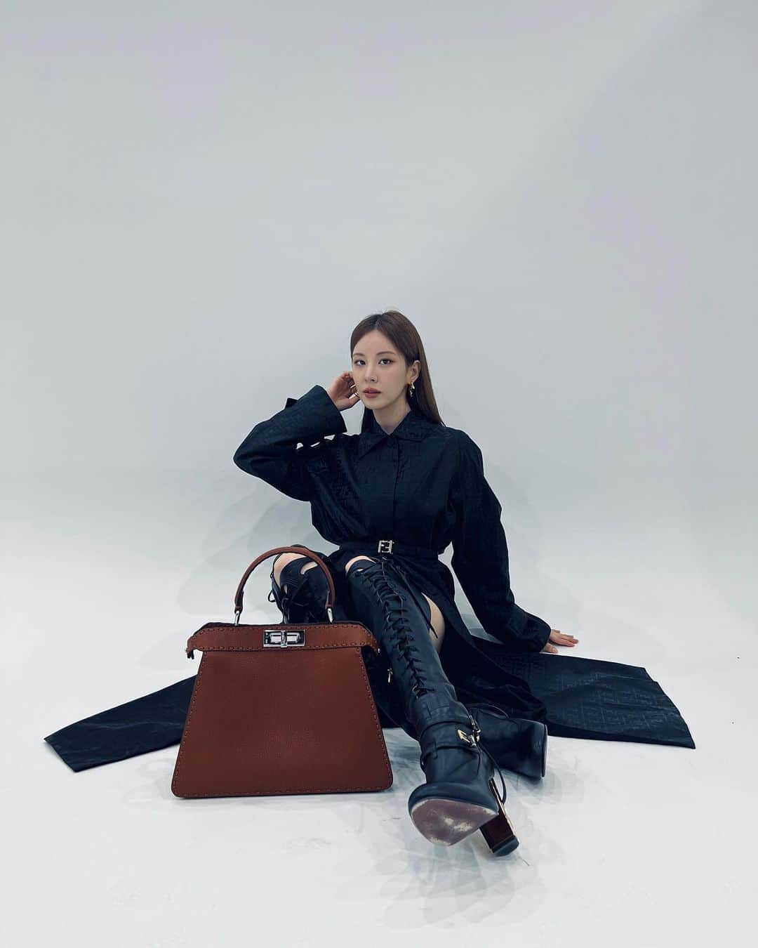 ソヒョンさんのインスタグラム写真 - (ソヒョンInstagram)「#FendiPeekaboo 👜 @fendi」10月9日 18時12分 - seojuhyun_s