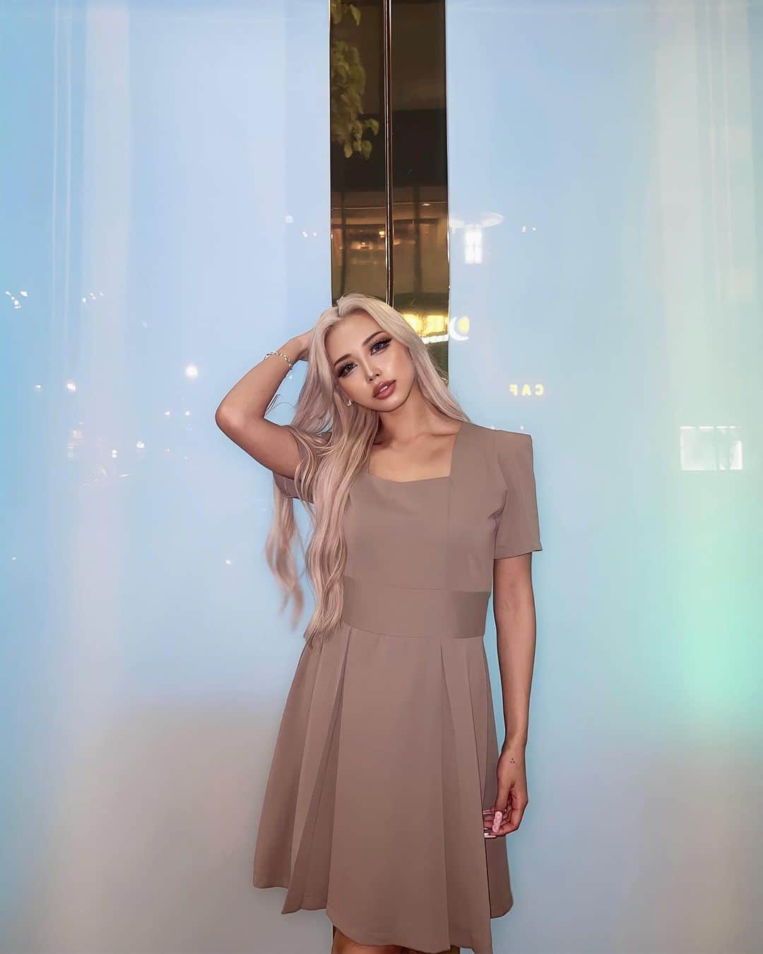 きぃぃりぷのインスタグラム：「韓国風に撮ろうと思ったけどギャルが勝った、、👌この服かわちいお気に入り  #emoda #ワンピースコーデ」