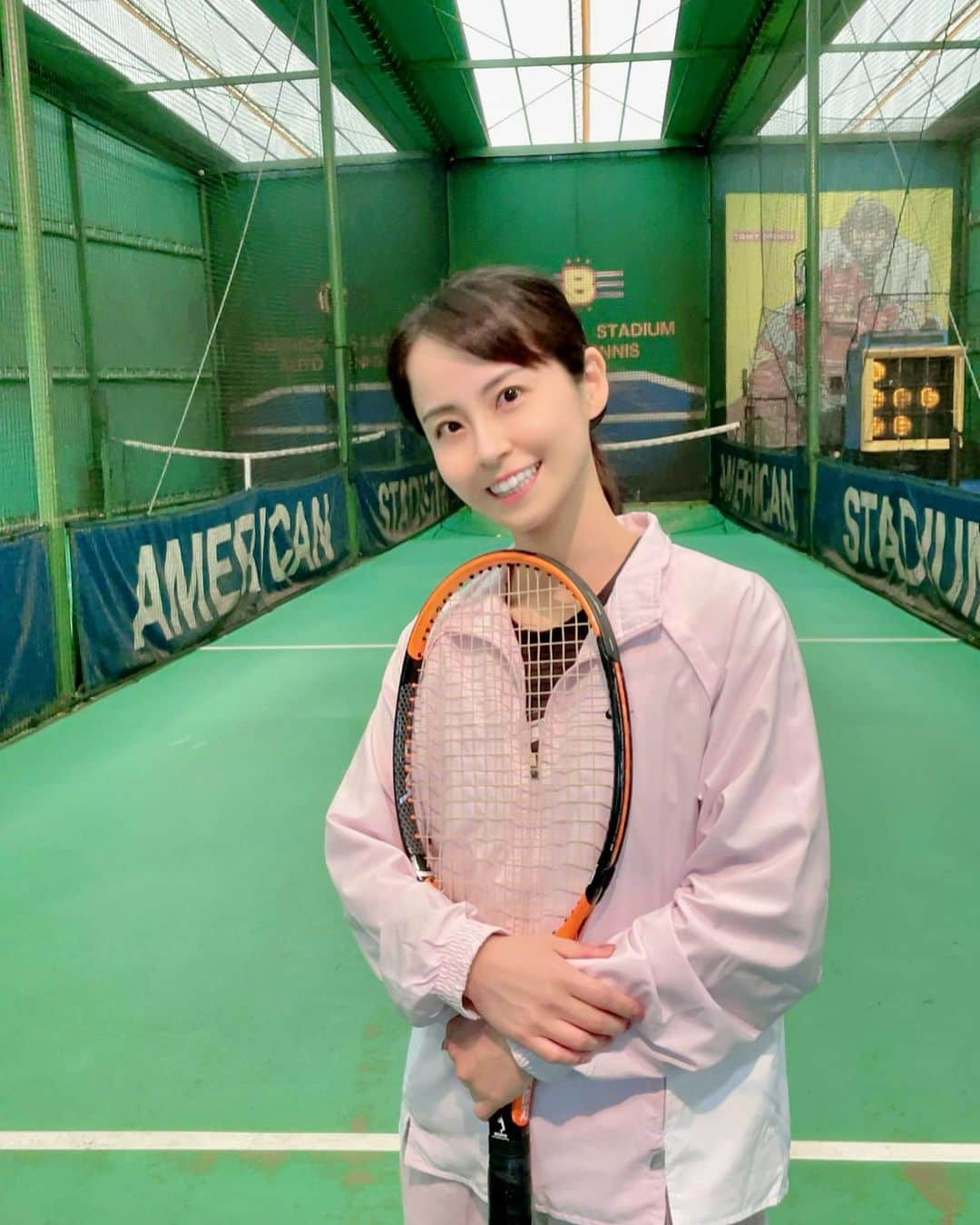 加藤美和のインスタグラム：「. Today is “Sports Day”, so I will post photos and videos playing tennis! . . 今日は、スポーツの日🍀  テニスをしている写真&動画を アップしますね〜🎾 . @miwakato_ ←他の投稿はコチラ . #sportsday #sports #tennis #excercise #スポーツの日 #スポーツ #テニス #運動」