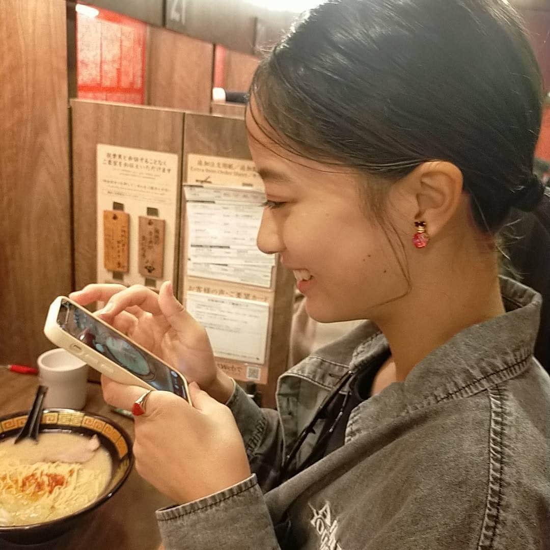 池端杏慈さんのインスタグラム写真 - (池端杏慈Instagram)「︎︎  ラーメン🍜行ってきたよー！！！ 最高でした♡  イヤリングはファンの方からいただいたものです☺️  #ニコラ#nicola#ニコモ #池端杏慈 #ラーメン」10月9日 18時19分 - lespros_anji