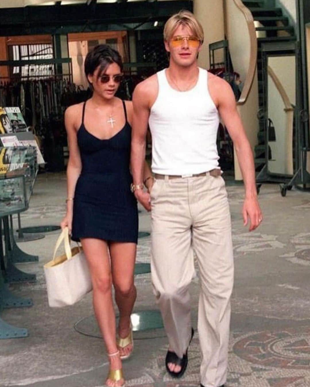 Blonde Saladさんのインスタグラム写真 - (Blonde SaladInstagram)「After watching the Beckham docuseries on Netflix, we have been itching to revisit some of the iconic looks of one of the most high-profile couples at the turn of the 90s and early 00s. David and Victoria with their matchy matchy looks influenced fashion and defined the style of an era. But not all outfits were glorious choices: for example, the famous Gucci total leather look was chosen for a Versace dinner and Victoria is not at peace about this faux pas.   Are you ready to take a trip back in time to the couple's last red carpet appearance? ✨  #Beckham #DavidBeckham #VictoriaBeckham #RedCarpet #Netflix #90s #00s #TheBlondeSalad」10月9日 18時30分 - theblondesalad