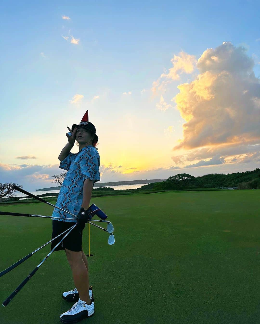 のインスタグラム：「雨から逃げる⛳️🏌️‍♂️ #golf」