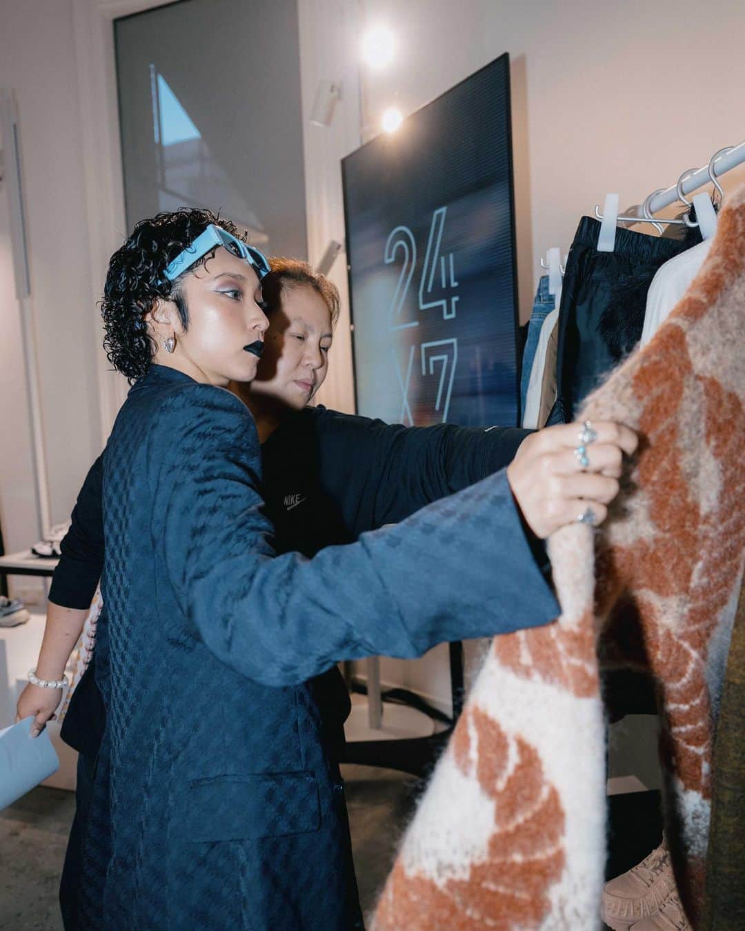 KYOKAさんのインスタグラム写真 - (KYOKAInstagram)「Shanghai Fashion Week day1 Went to NIKE POPUP🖤  photo by @nk7  #kyokarb #nike #martinrose #gshock #gshockwomen #shanghai #fashionweek」10月9日 18時33分 - kyoka_rb.official