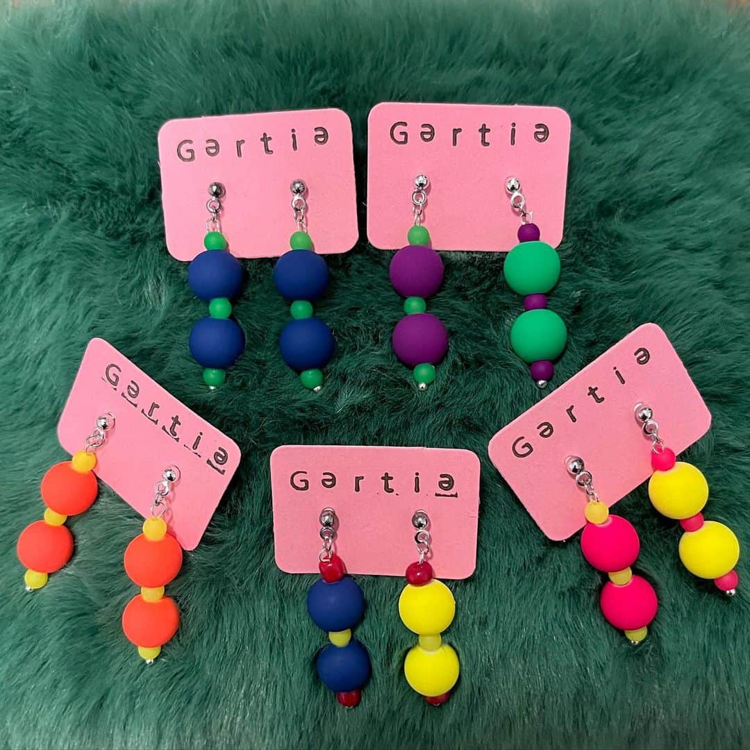 ぴよ。こぱ。さんのインスタグラム写真 - (ぴよ。こぱ。Instagram)「Gertie 下段真ん中は… ドラ&ドラミなイメージ🔵🟡 #gertie #gertie新作」10月9日 18時41分 - uca.34