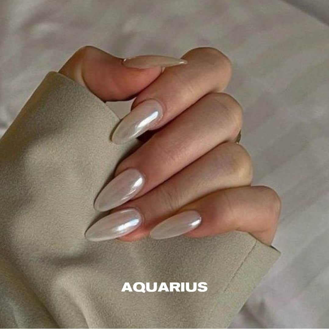 TALLY WEiJLのインスタグラム：「Air sign elegance at your fingertips! 💨✨️ #nailinspo #zodiacsigns #airsigns #aquarius #libra #gemini」