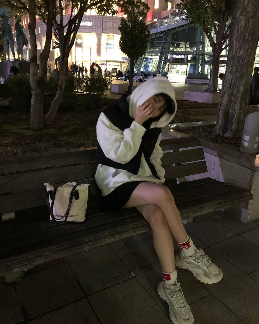 谷心愛さんのインスタグラム写真 - (谷心愛Instagram)「北海道の夜は寒すぎる、🍃😖  #ファッション #秋服コーデ  #札幌」10月9日 18時51分 - cocoa_tani