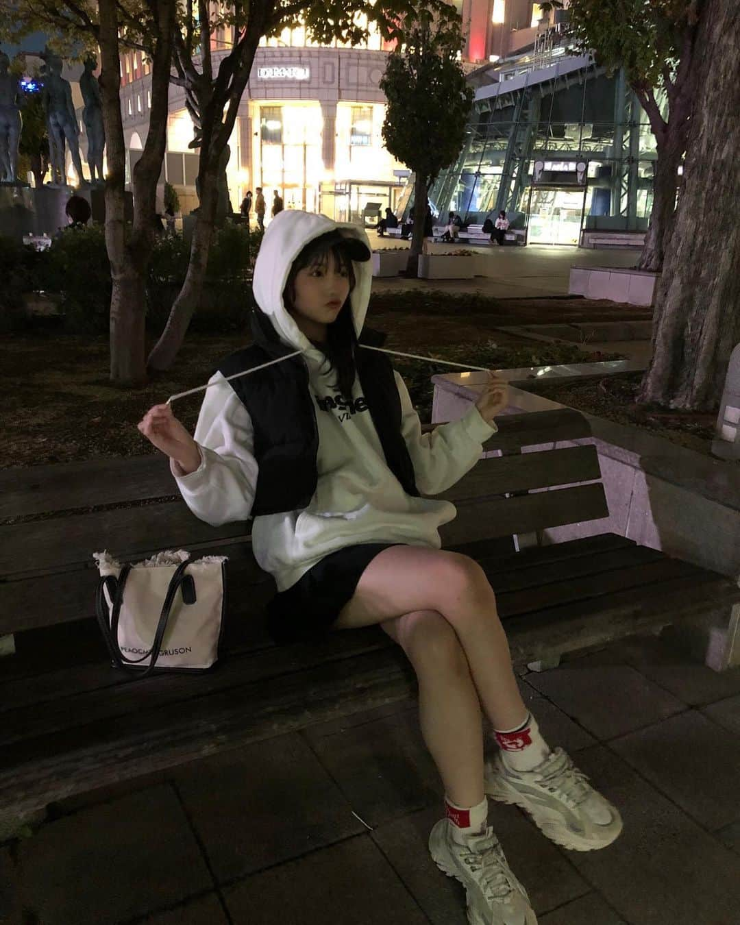 谷心愛さんのインスタグラム写真 - (谷心愛Instagram)「北海道の夜は寒すぎる、🍃😖  #ファッション #秋服コーデ  #札幌」10月9日 18時51分 - cocoa_tani