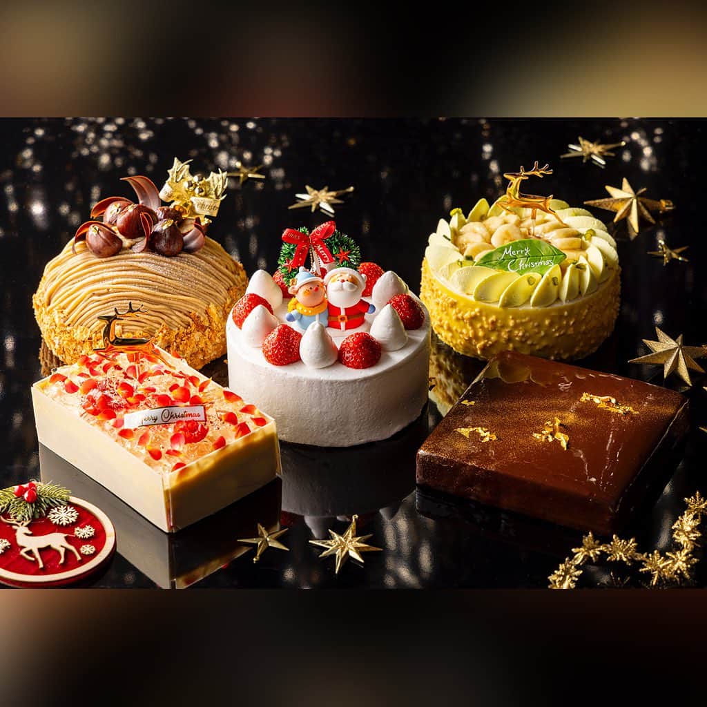 Hilton Odawara Resort & Spaのインスタグラム：「\📣明日10/10(火)から予約開始🎄/ ヒルトン小田原リゾート&スパのクリスマスケーキ2023  クリスマスを豪華に彩る新作含む５種類のクリスマスケーキが登場します❣️  真紅のエディブルローズ（食べられるバラ）とシャンパンのムースとゼリーが煌めく「モエ・ローズ」🌹ベルギー産クーベルチュールを使ったエレガントで洗練された装いの「オペラ」✨人気のヒルトンオリジナルバナナブレッドをベースに芳醇なバナナをふんだんに使用した「キャラメルバナナムース ヒルトン６０周年記念」🍌のほか、定番の「ストロベリークリスマスショートケーキ」、和栗を楽しむ「モンブランタルト」の5つのラインアップ🍰ファミリーで、カップルで、友人たちとのパーティーに、などシーンでお選びくださいね♪  その他、シュトーレン、ジンジャーマンクッキーやピスタチオとチェリーの焼き菓子など、ギフトにもぴったりな４種類のホリデースイーツも11/3(金)よりホテル内ヒルトンショップにて発売いたします🍪  ▪️クリスマスケーキご予約について: 【予約受付期間】10/10(火)-12/15(金) 【お渡し期間】12/23(土)•24(日)•25日(月) 10:00～18:00 ※お受け取りは、本館棟1階ヒルトンショップにて  クリスマスケーキの詳細・ご予約はオンラインから→ https://odawara.hiltonjapan.co.jp/plans/restaurants/takeout/christmas-cakes  各種台数限定、販売予定数に達した場合は販売終了となります事をご了承くださいませ🙇‍♀️  #ヒルトン小田原 #hiltonodawararesortandspa #hiltonodawara #小田原 #クリスマス #クリスマスケーキ2023 #クリスマスケーキ予約 #christmascake #christmas #ホリデーシーズン #エディブルローズ #エディブルフラワー #シャンパンムース #和栗 #モンブランタルト #ノエル #バナナムース #シュトーレン#ジンジャーマンクッキー」