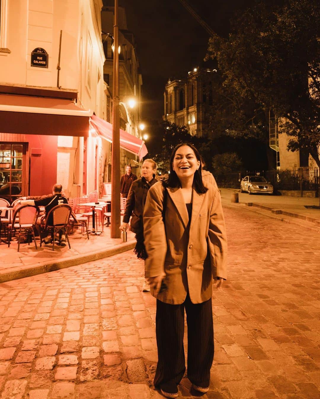 Putri Anindyaさんのインスタグラム写真 - (Putri AnindyaInstagram)「Playing tourist with Jeannerie //   Days ago walking with her around Paris was pretty fun! I love the fact that it was her first time in europe and she was also doing business trip here in Paris. I adore her capricorn-ness lol. So here are some photos of her wearing her own fashion line that made her in Paris  ✨hope u like these photos @jeanneriejp ✨  A bonus photo of me at the end of the slide, taken by her 😁」10月9日 19時13分 - puanindya