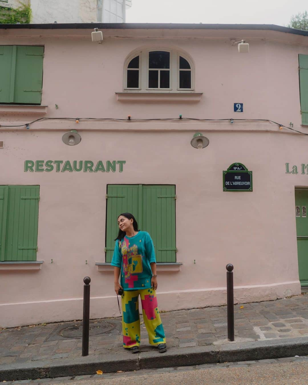 Putri Anindyaさんのインスタグラム写真 - (Putri AnindyaInstagram)「Playing tourist with Jeannerie //   Days ago walking with her around Paris was pretty fun! I love the fact that it was her first time in europe and she was also doing business trip here in Paris. I adore her capricorn-ness lol. So here are some photos of her wearing her own fashion line that made her in Paris  ✨hope u like these photos @jeanneriejp ✨  A bonus photo of me at the end of the slide, taken by her 😁」10月9日 19時13分 - puanindya