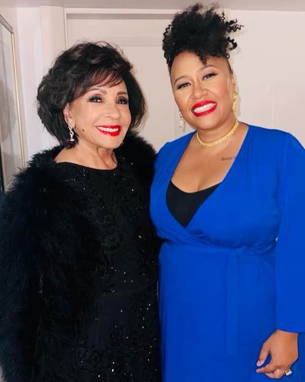 Emeli Sandéのインスタグラム：「I had a wonderful night at the @prideofbritain awards. So moving!   It was a great honour to present a very special award with the wonderful  @dameshirleybassey 💎   Tune in this Thursday at 8pm on @itv to see all the incredible winners and hear their truly inspiring stories 💜」