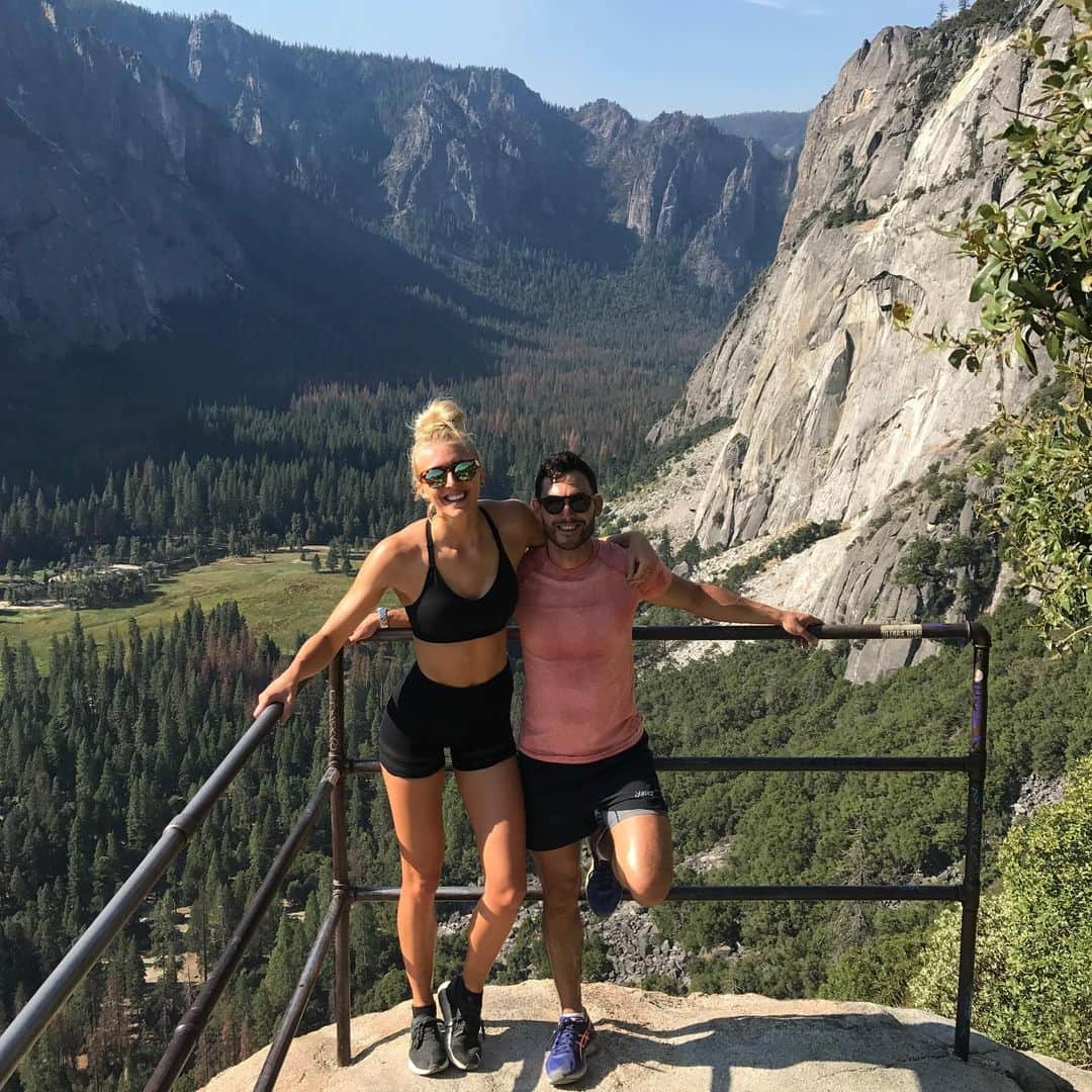 Zanna Van Dijkさんのインスタグラム写真 - (Zanna Van DijkInstagram)「🥾 2017 vs Now 🥾   This is a reminder that we all start somewhere. The left photo is on my first big day hike I did in Yosemite, the day that I believe I rediscovered & fell in love with hiking as an adult. I was wearing my trusty leather Micheal Kors backpack. I had zero gear and zero idea what I was doing, but I found a spark of joy in the outdoors, it was the start of the journey to where I am now 🥰  Swipe right for a little summary: 2️⃣ 2000. I spent my childhood hiking and cold water swimming across the UK. 3️⃣ 2010-2016. There was a 6 year gap where I forgot about the outdoors and focused on studying and building my business. 4️⃣ 2017. I went on that fateful hike in Yosemite and reconnected with how bloody glorious nature is.  5️⃣ 2018. I experienced my first mountain focused holiday to Switzerland and fell a little in love with it. I summited my first mountain in Slovenia later that summer. I still didn’t have boots or a proper backpack.  6️⃣ 2019. The year I threw myself into hiking. I explored the mountains in Austria, Slovenia, Montenegro & Slovakia and became addicted!  7️⃣ Late 2019. We went to Patagonia & I *finally* got some proper outdoor gear to protect me against the elements out there.  8️⃣ 2021. I faced my fears and did my first ever via ferrata and rappel in Mexico. I realised I was capable of so much more than I ever thought.  9️⃣ 2022. I hosted my first group hiking trips to Jordan, Slovenia, Montenegro and the Amalfi Coast. It brought me SO much joy and fulfilment seeing others connect with the outdoors.  🔟 2023. Hiking is my passion, it has become a huge part of my life and career. I aim to continue exploring the mountains on foot and challenging myself in new ways through via ferrata and climbing. There’s always more to learn, I can’t wait to see what comes next 🥰  Everyone starts as a beginner, so don’t be afraid to throw yourself into something new ♥️」10月9日 19時12分 - zannavandijk