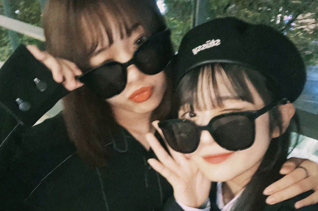 たぐちおとはのインスタグラム：「このサングラスたまたまお揃いだったのお互いびっくりした 笑 かっこいい？？😎  ゆあほんとお姉ちゃんみたいでだいすき👭🏻♡」