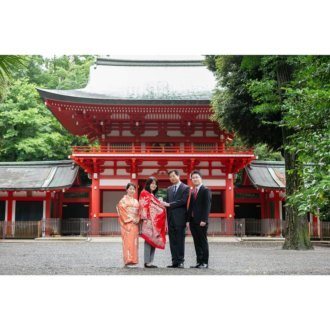 KOBOのインスタグラム：「雨上がりの井草八幡宮⛩  ありがとうございました📸  #井草八幡宮 #お宮参り #お宮参り撮影  #お宮参り写真」